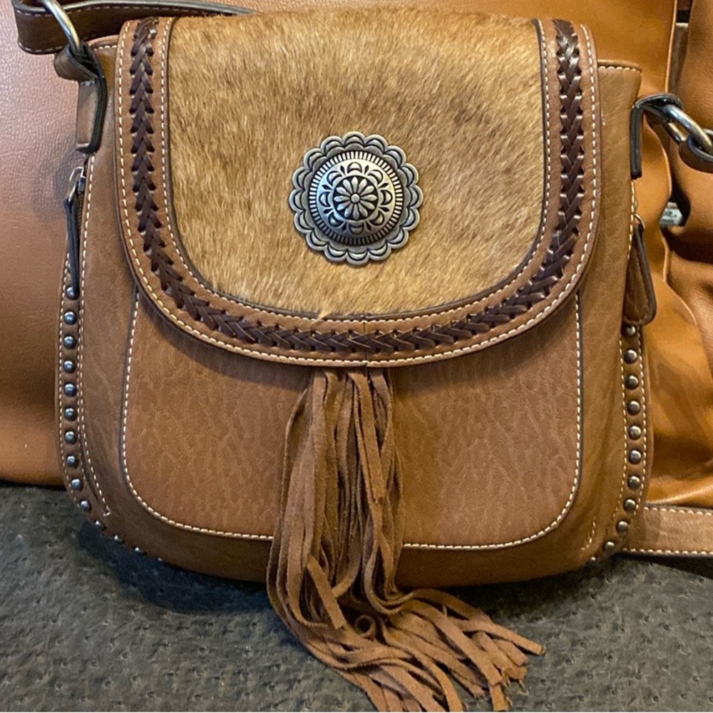 Free Blazin Roxx Conceal Carry Cross Body Western Purse w/ Tassle & Adjustable